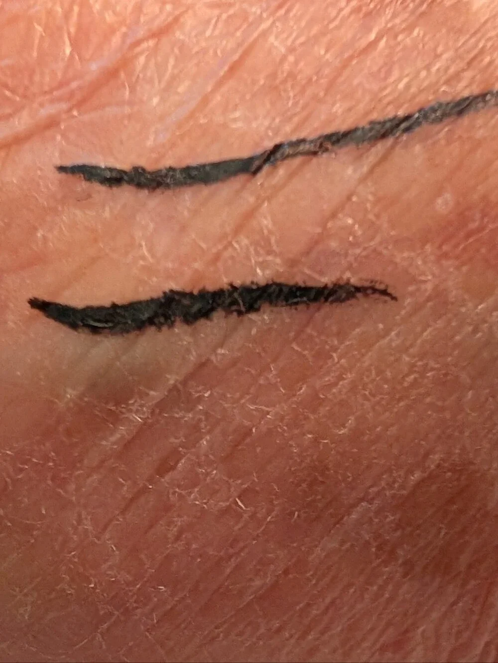 36H Long-Wear Eyeliner — Black
